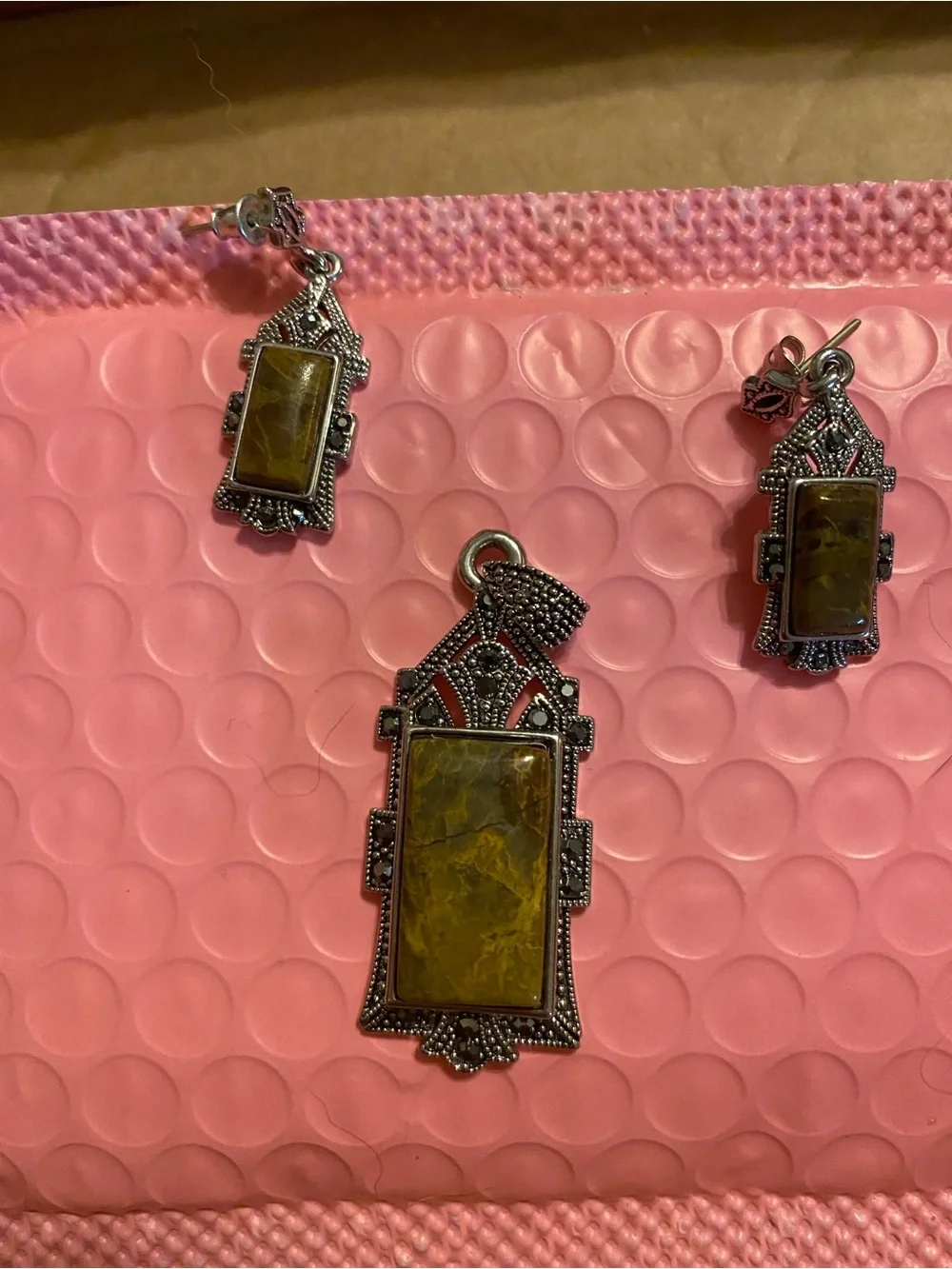Art deco brown nephrite jade pendant and earrings in marcasite